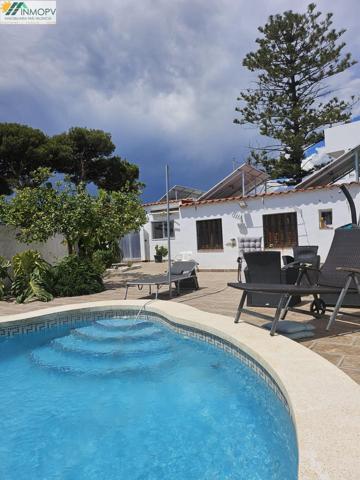 EN VENTA BONITO CHALET INDEPENDIENTE EN COSTA NORTE, ZONA BARBIGUERA CERCA MAR! photo 0