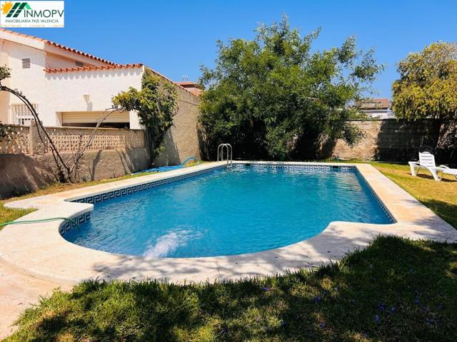 CHALET PAREADO DE 3 DORMITORIOS EN BOVERALS! PISCINA Y JARDIN PRIVADO! photo 0