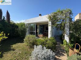 EN VENTA CHALET PAREADO CONSTRUIDO EN UNA SOLA PLANTA! COMODA DISTRIBUCION Y MUY CERCA DE LA PLAYA! photo 0