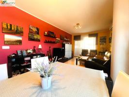 EN VENTA PISO SEMI NUEVO DE 2 DORMITORIOS, EN URBANIZACION CON PISCINA COMUNITARIA! PLAZA DE PK + TRASTERO INCLUIDOS! photo 0