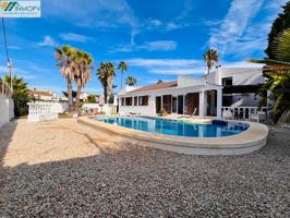 SE VENDE CHALET EN PLANTA BAJA CON APARTAMENTO SEPARADO EN LA ZONA GARROFER! 5 HABITACIONES Y 3 BAÑOS! photo 0