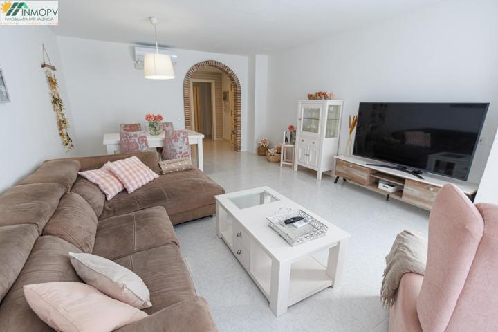 SE VENDE AMPLIO PISO ZONA MERCADONA DE 4 DORMITORIOS, 2 BAÑOS, TERRAZA Y PISCINA COMUNITARIA! photo 0