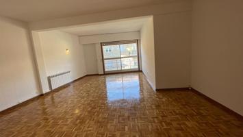 Piso de cuatro dormitorios en pleno centro de Becerril de la Sierra photo 0