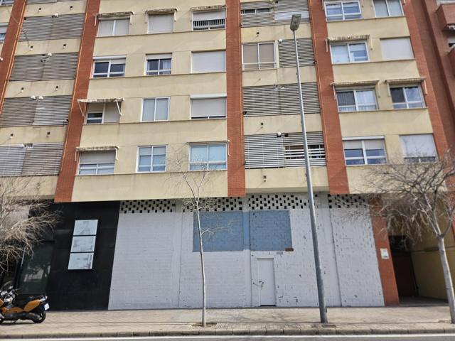 Increible local comercial en Calle Teulada photo 0