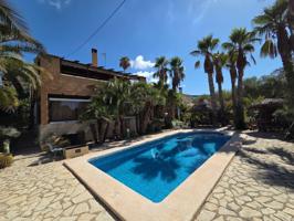 Espectacular Chalet en Vistahermosa, Alicante - Lujo y Comfort photo 0