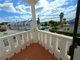 !Precioso Chalet Adosado en Urbasur! photo 0