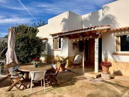 Casa En venta en Santa Eulària Des Riu photo 0