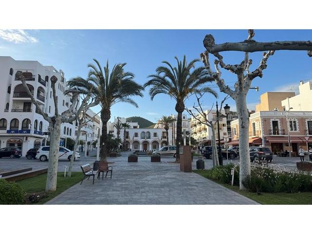 Comunidad En venta en Santa Eulària Des Riu photo 0