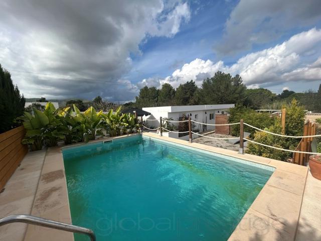 Casa En venta en Santa Eulària Des Riu photo 0