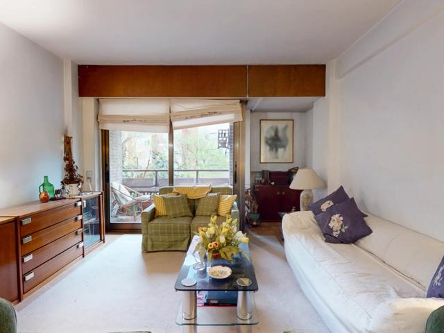 Piso En venta en Cl Pez Volador, Madrid photo 0