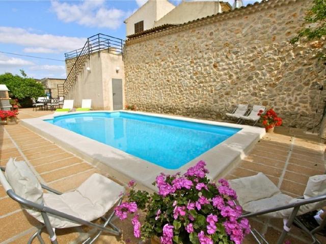 Tipo Loft único con piscina y terraza en Vilafranca – Un sueño mediterráneo photo 0