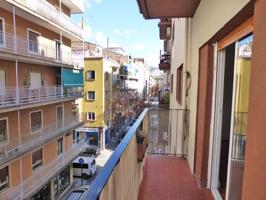 Piso de cuatro dormitorios y dos cuartos de baño en tercera planta, junto a calle Alhamar photo 0