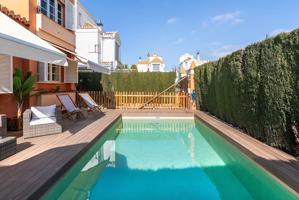 Impresionante chalet con piscina en  urbanización Villas Blancas photo 0