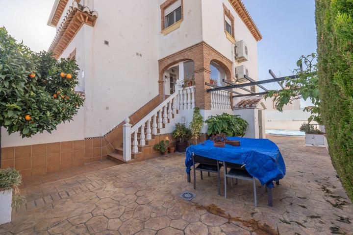 ¡¡ESPECTACULAR CASA PAREADA CON PISCINA!! photo 0
