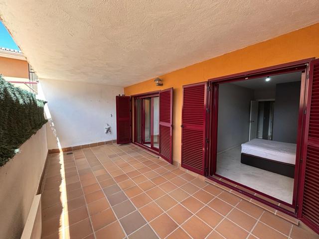 ARMILLA-JUNTO PARADA DE METRO. 3DORMITORIOS,2 BAÑOS, GARAJE,TRASTERO Y PISCINA. photo 0