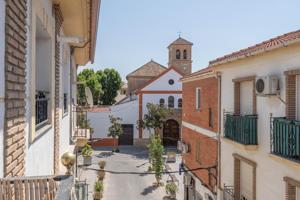 EN VENTA PISO EN EL CENTRO DE CÚLLAR VEGA HACIENDO ESQUINA photo 0