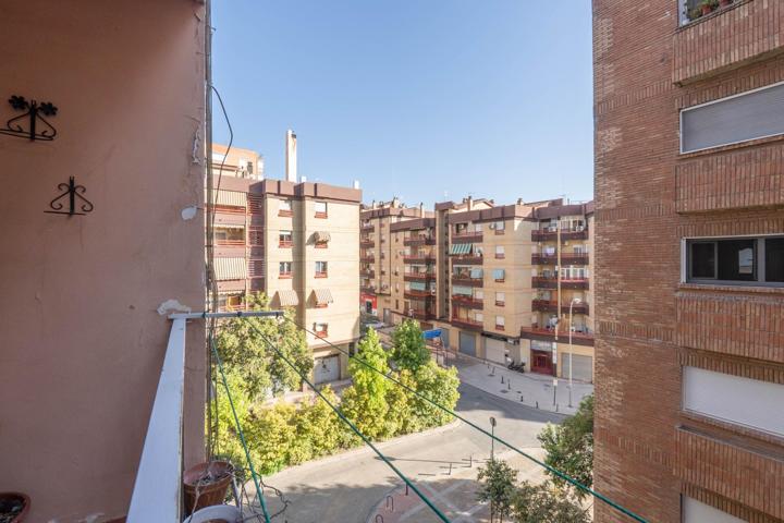 Piso en esquina en Avenida de Barcelona – Zaidín photo 0