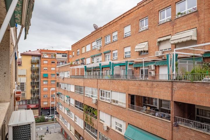 Piso en Méndez Núñez con cochera en el mismo edificio photo 0