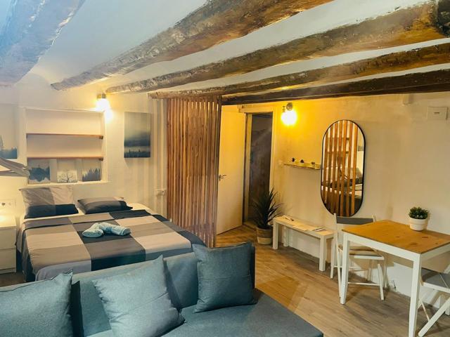 3 Estudios en rentabilidad en Venta en Barcelona photo 0