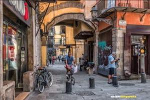 EDIFICIO EN VENTA EN BARCELONA - VACIO PARA REFORMAR photo 0