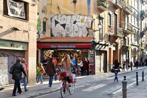 Piso Reformado en Venta en Barcelona con Contrato de Alquiler Vigente photo 0