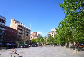 Local Comercial en Alquiler en Av. Catalunya – Zona Prime de Sant Adrià del Besòs photo 0