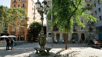 Piso en venta con rentabilidad en el Corazón de Poble Sec photo 0