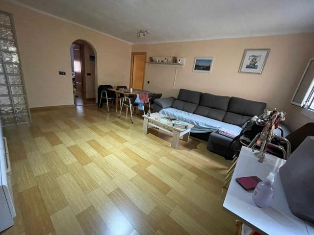 PISO EXTERIOR EN VENTA EN BADALONA photo 0