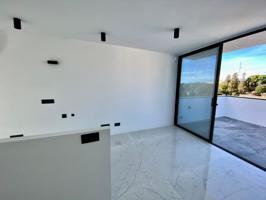 Bonita Casa Reformada con Vistas al Mar en Venta en Sant Just Desvern photo 0