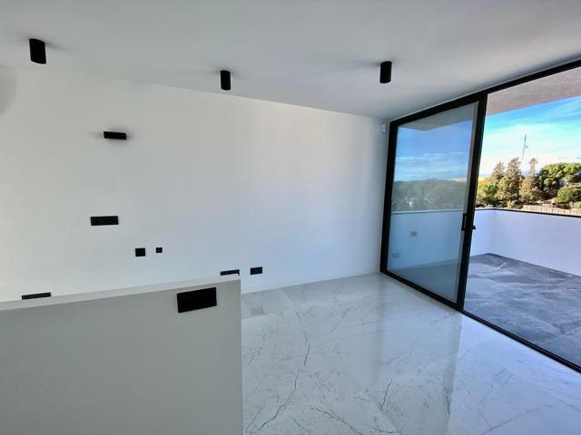 Bonita Casa Reformada con Vistas al Mar en Venta en Sant Just Desvern photo 0