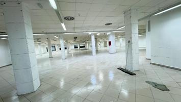Local Comercial en Ventade 3.443m² en Zona Residencial photo 0