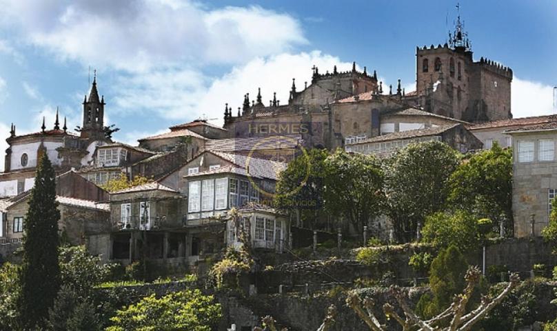 Casa en venta casco historico de Tui con vistas al Rio Miño. photo 0