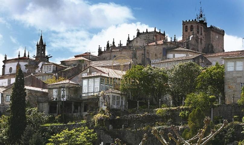 Casa en venta casco historico de Tui con vistas al Rio Miño. photo 0