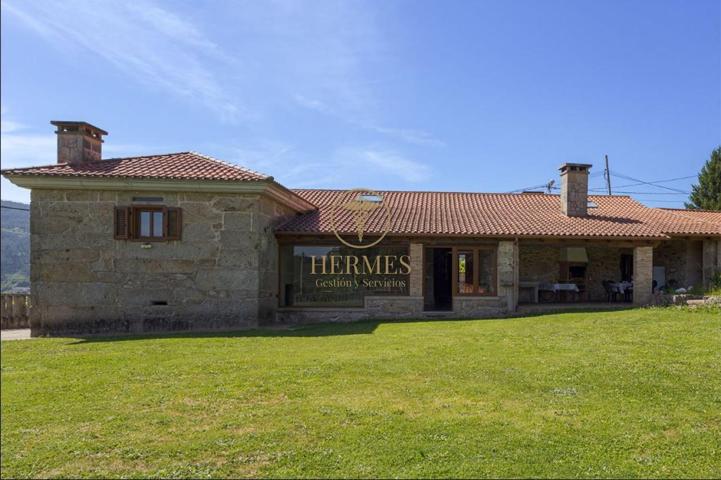 Casa señorial con piscina en Tui, a estrenar!! photo 0