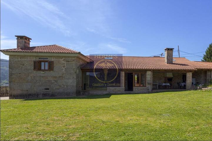 Casa señorial con piscina en Tui, a estrenar!! photo 0