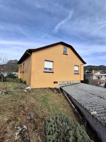 Casa Chalet en Budiño photo 0