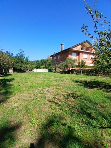 Casa Chalet de 3  alturas  en Budiño photo 0