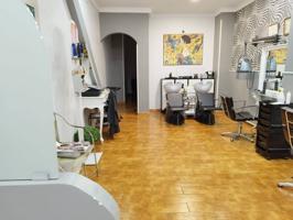 💇‍♀️ ¡Oportunidad única! Peluquería en pleno funcionamiento junto al Karmelo 💇‍♂️ photo 0