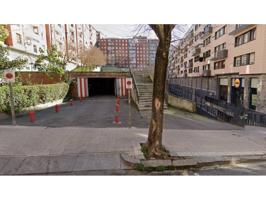 Plaza de garaje en venta – 11 m², buenos accesos, coche mediano photo 0