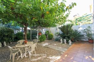 ESPECTACULAR PISO ESQUINERO CON JARDIN EN TIANA photo 0