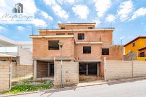 SOLAR CON ESTRUCTURA EN GOJAR photo 0