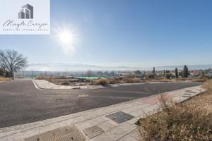 Parcela urbana de 2.918 m2 en Monteluz para construir hasta 25 viviendas pareadas photo 0