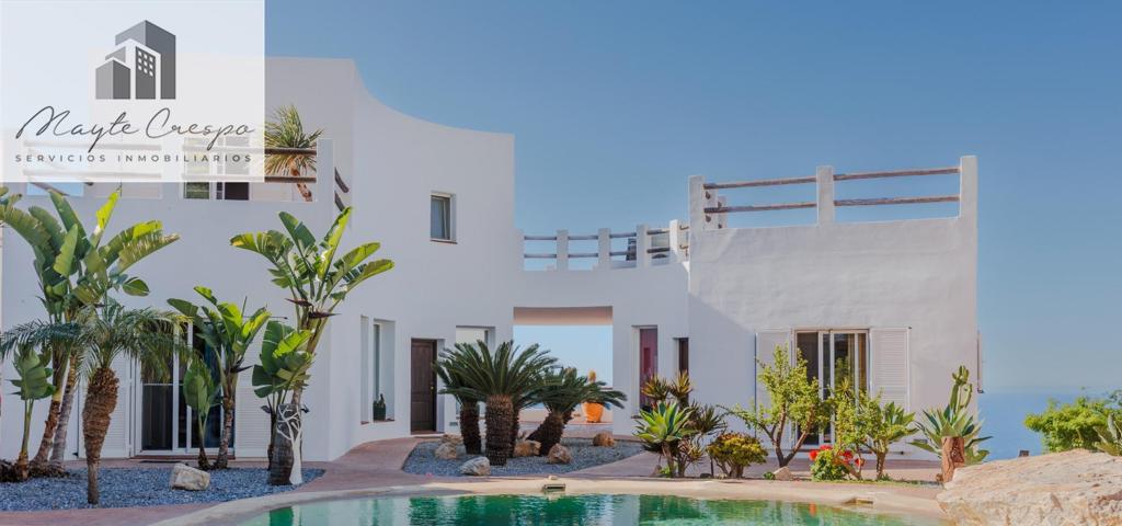 VILLA photo 0