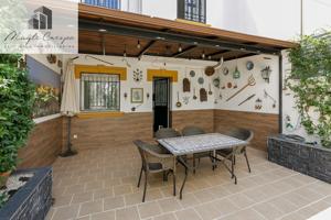 Preciosa casa reformada de 3 dormitorios con patios y terraza en Cenes de la Vega photo 0
