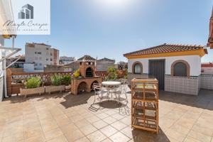 🏡 Gran Casa en Esquina en Atarfe – 4 Dormitorios, Piscina, Garaje y Espacio Comercial photo 0