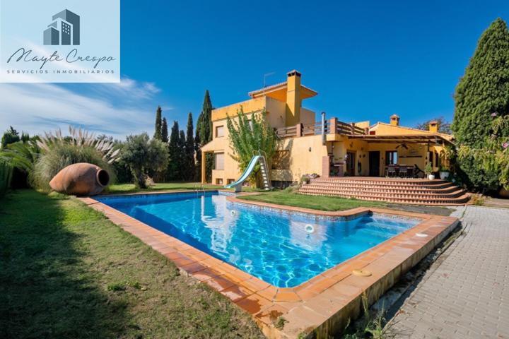 Gran chalet en Alhendín con 7 dormitorios, piscina y pista de tenis. Ideal como inversión para alquiler rural photo 0