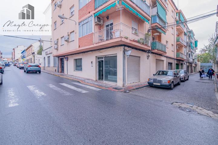 Local diáfano haciendo esquina 114m2 photo 0