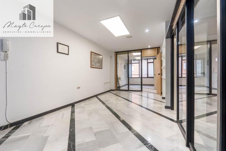 Oficina en Venta en El Ejido Oeste - Excelente Oportunidad photo 0