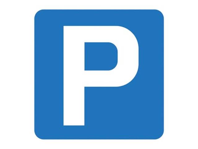 Plaza de garaje para coche grande en Zabalgana photo 0