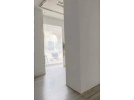Local comercial de 80 m² en esquina privilegiada de Vitoria-Gasteiz photo 0